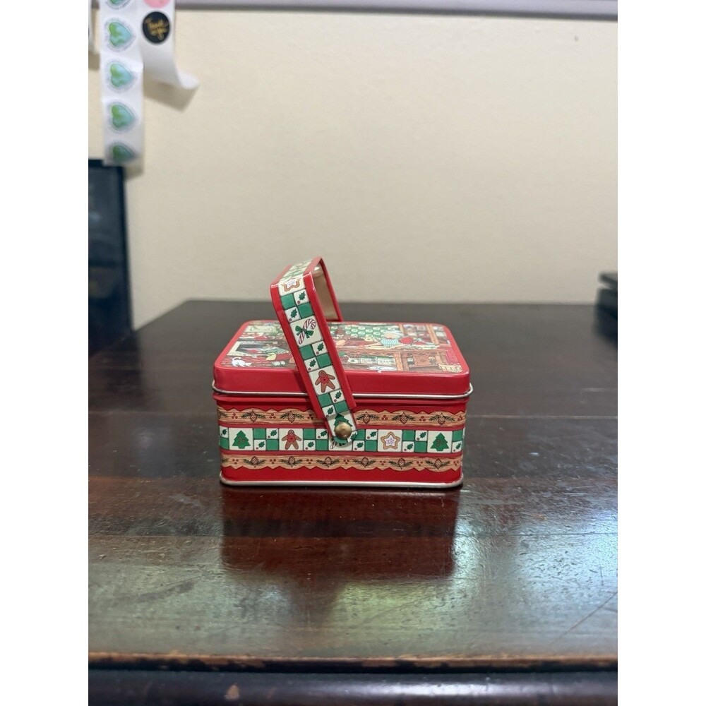 Vintage Keller-Charles Christmas Tin With Lid/Handle Mr & Mrs Clause In Kitchen